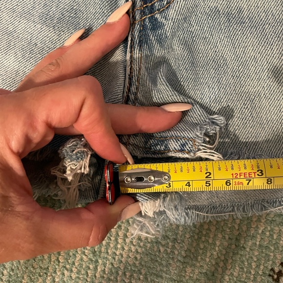 Levi’s 516 studded jean shorts - perfectly worn in! - Picture 7 of 7